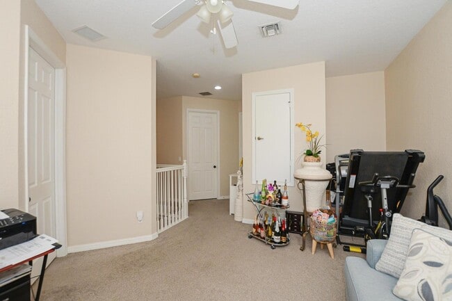 Building Photo - 9949 E Villa Cir