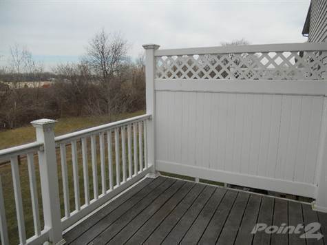 Building Photo - End Unit 2 Bedroom