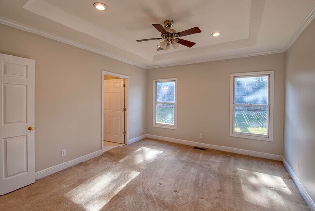 Building Photo - 1000 Eagle Pass Way