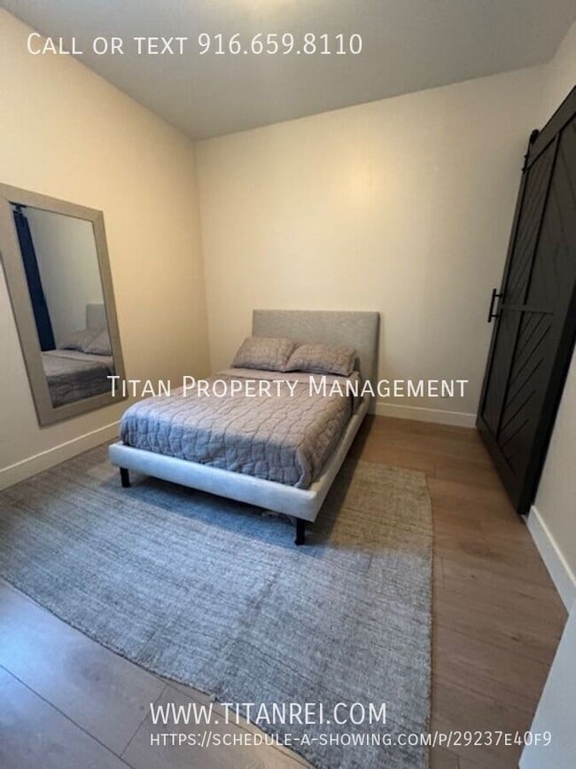 Building Photo - 1722 W Socap Walk