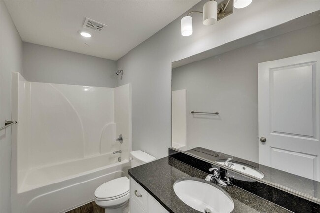 Building Photo - 445 Longmeadow Dr