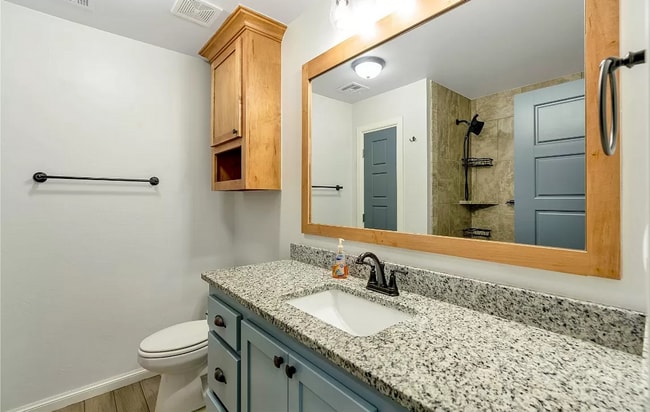 Building Photo - Stunning 3BD/2.5BTH Home in Mustang