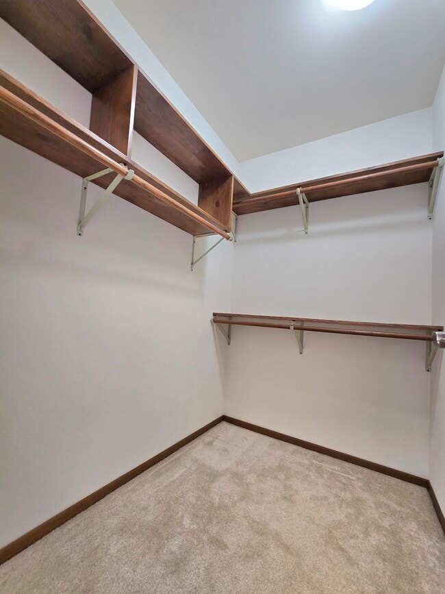 Building Photo - 940 Prairie Dr