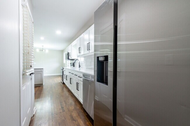 Building Photo - 309 Milton Ave