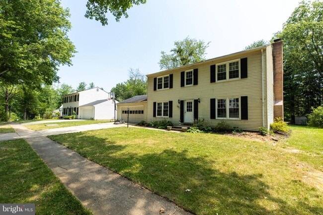 Building Photo - 2527 Lindley Terrace
