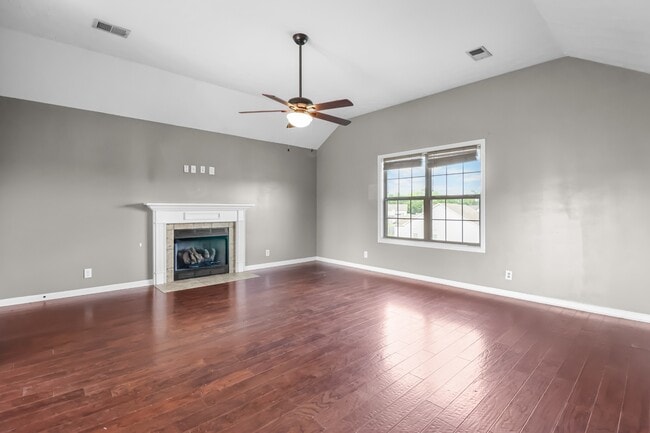 Building Photo - 2200 Trophy Trce