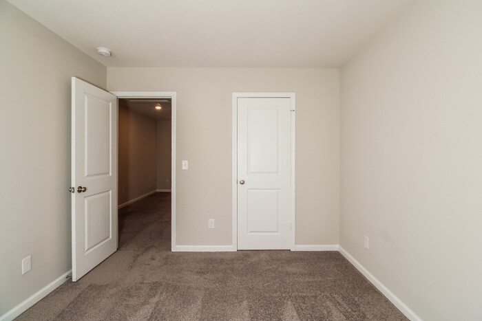 Building Photo - 425 Red Poll Wy