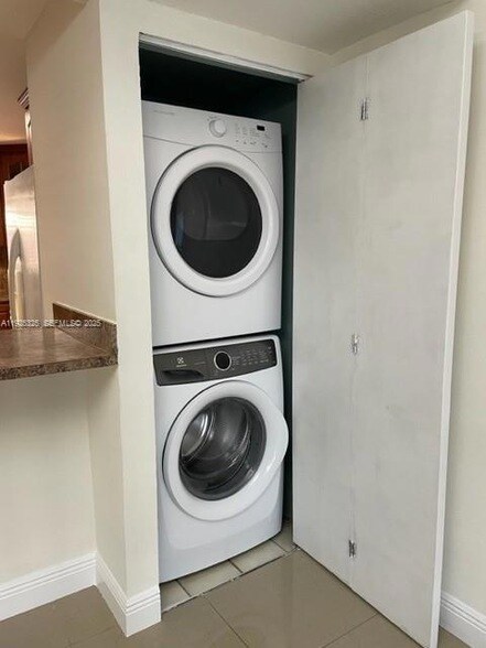 Building Photo - 5631 W 28th Ave