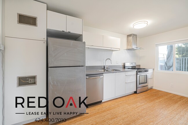 Building Photo - Beautiful One Bedroom with Hardwood Style ...