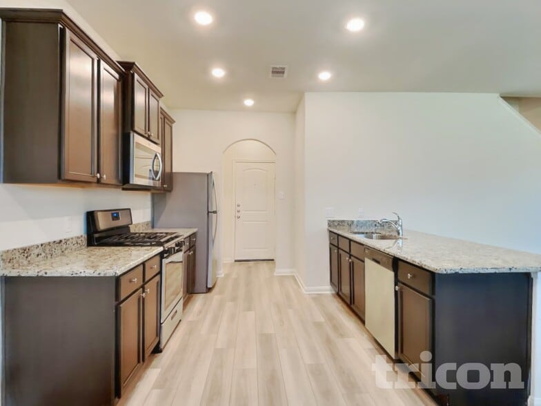 Building Photo - 23064 Shakespeare Dr