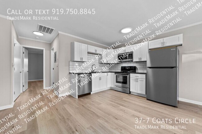 Building Photo - 37-7 Coats Circle-