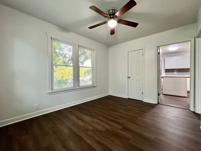 Building Photo - Cozy 3-Bedroom House on Linwood Ave.