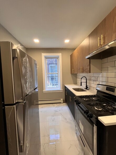 237 Lexington Ave 3R - 243 Lexington Ave