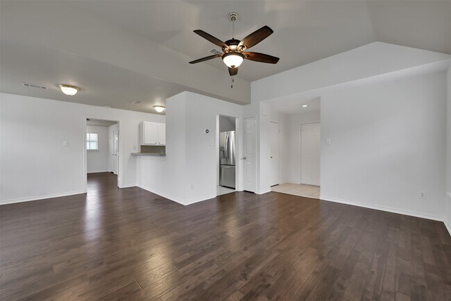 Primary Photo - 1139 Lovett St