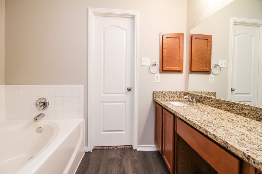 Building Photo - 705 Timber Trail