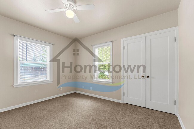 Building Photo - 4 Bedroom 2 Bathroom Home with a Fully Fen...