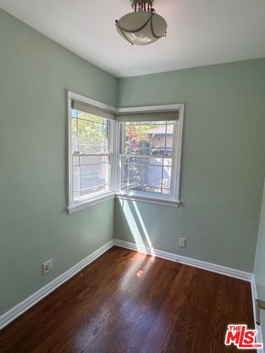 Building Photo - 511 N Sweetzer Ave