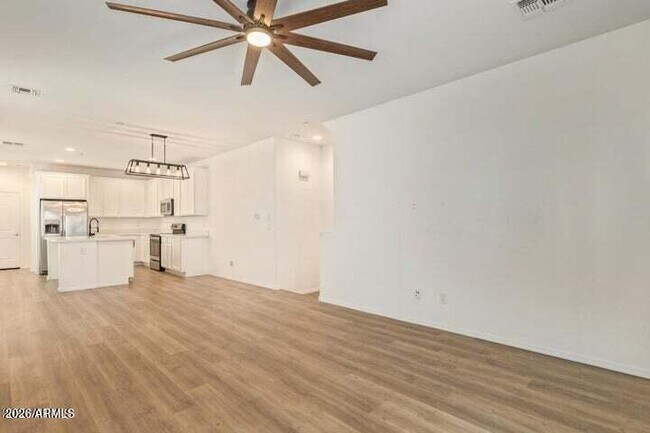 Building Photo - 1635 E Dogwood Ln