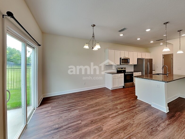 Building Photo - 8577 Highfield Ave