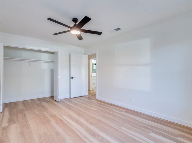 Building Photo - 2009 GATHRIGHT Cv