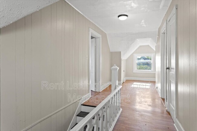 Building Photo - 306 E High St