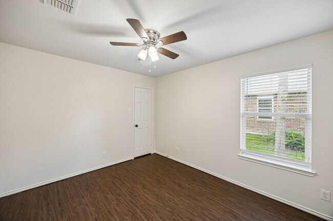 Building Photo - 1551 Cedar Springs Dr