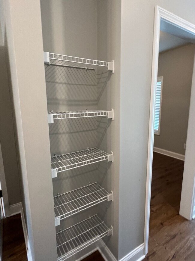 Building Photo - Charming Two Bedroom Townhomes With Flex R...