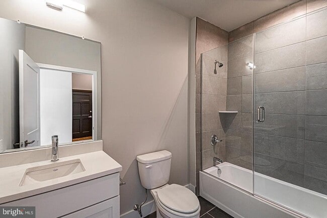 Building Photo - 1300 S 19th St