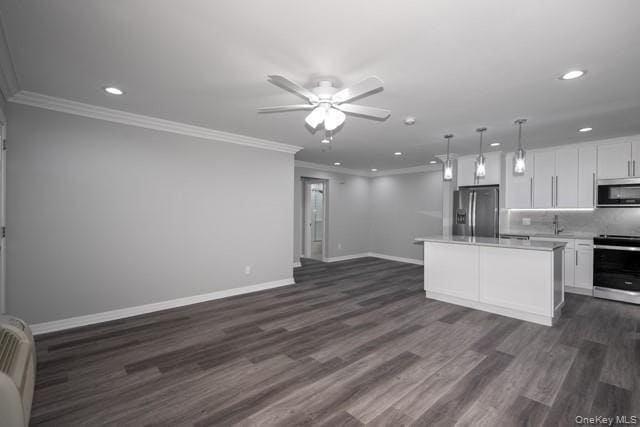 Building Photo - 20 Spinning Wheel Rd