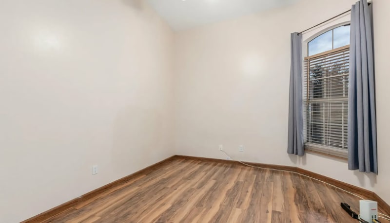 Building Photo - 278 E Sagebrush St