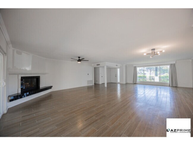 Building Photo - Stunning 3/2.5 Phoenix Home - Private Pool &amp; Cul-de-Sac Charm!