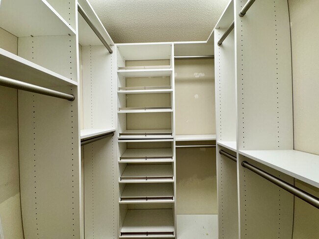 Building Photo - 116 Agoli Way