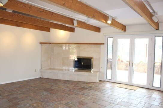 Building Photo - 5854 Mott St