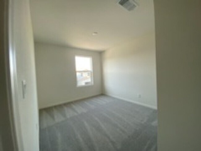 Building Photo - Gorgeous 4 bedroom ENERGY STAR certified 2...