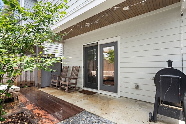 Building Photo - Stunning Gem in the heart of East Nashville!!