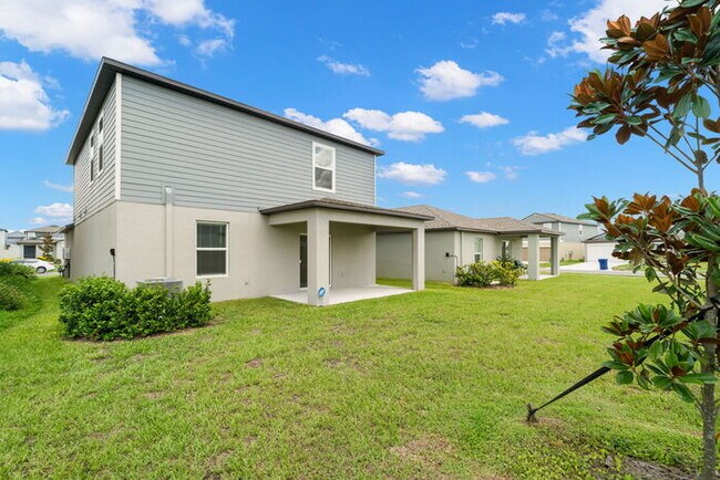 Building Photo - LIKE  NEW Home For Rent in Zephyrhills!
