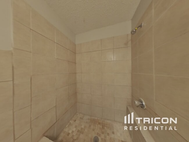Building Photo - 5930 Encanto Point Dr