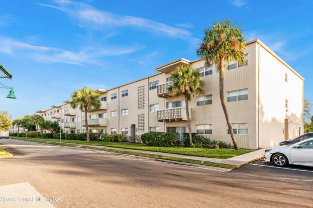 Building Photo - 221 Columbia Dr