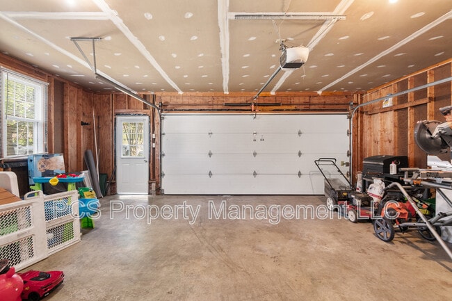 Building Photo - 12605 Jolly Pl