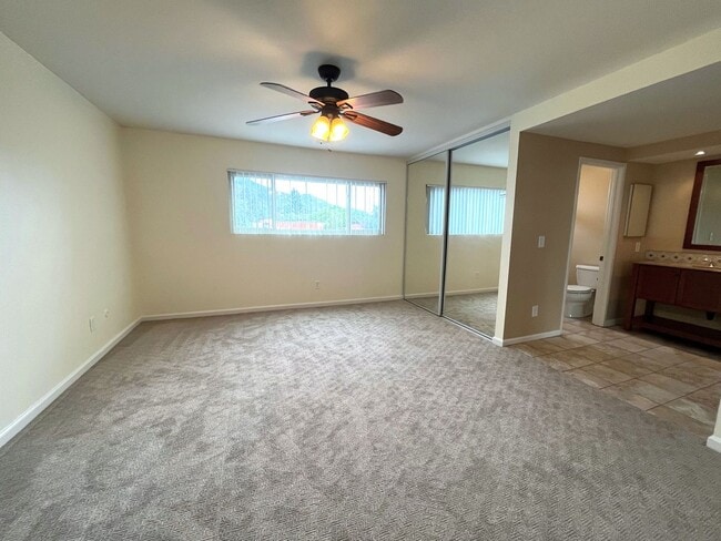 Building Photo - Great townhome in Del Cerro!
