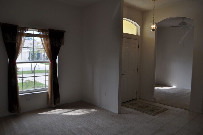 Building Photo - Lovely home in Pine Lakes