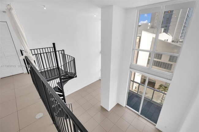 Building Photo - 300 S Biscayne Blvd