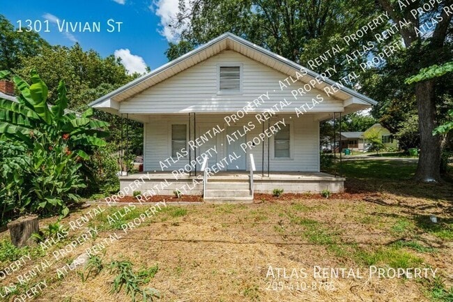 Primary Photo - 1301 Vivian St SW