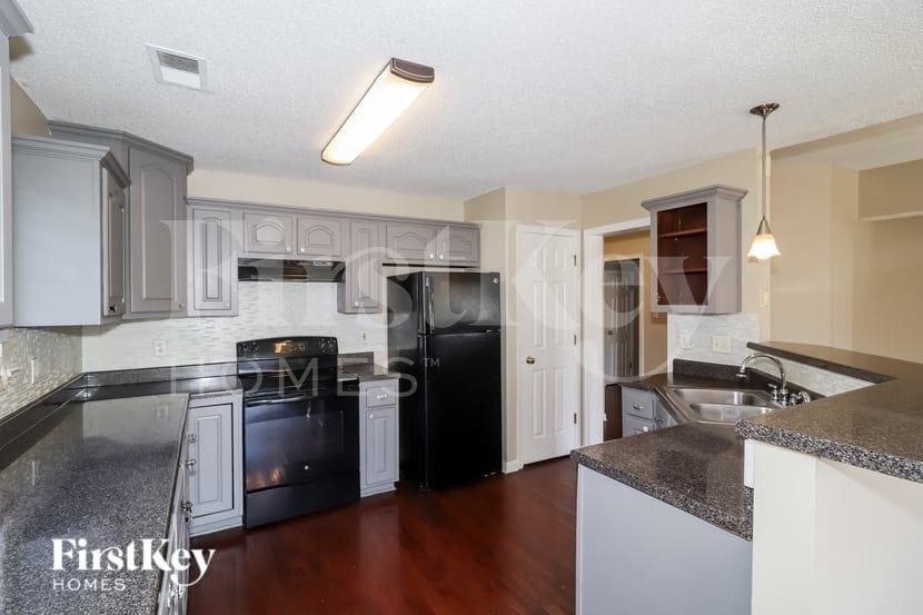 Building Photo - 1413 Leery Cove