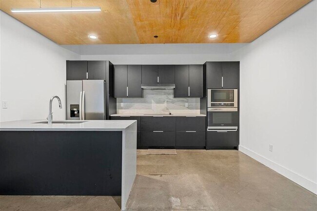 Building Photo - 1131 Fairview Ave