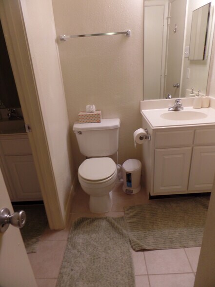 Building Photo - 3300 Pebblebrook Dr