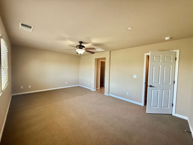 Building Photo - Charming 4 Bedroom Home in Springlake