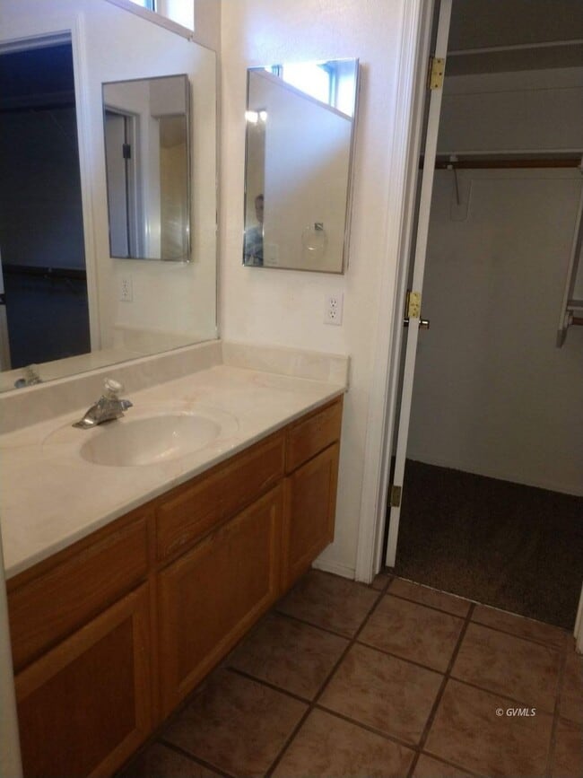 Building Photo - 1305 Crimson Canyon Dr