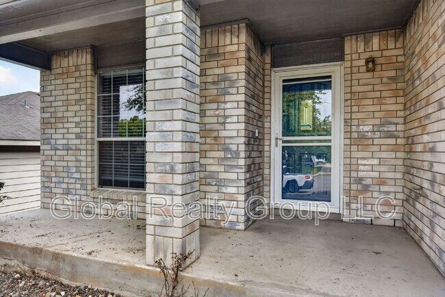 Building Photo - 117 Creek Run