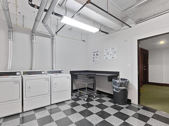 shared laundry - 314 N Broadway